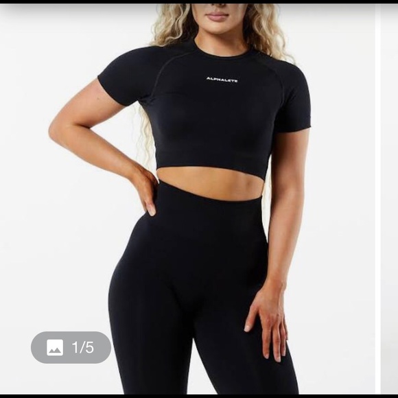 Alphalete Tops - SOLD 🖤 Alphalete workout crop top